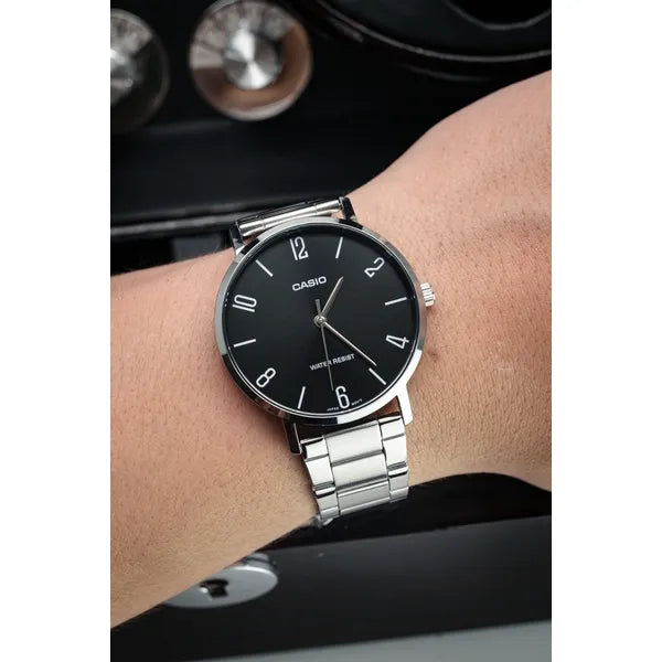 Casio MTP-VT01D-1B2 férfi karóra, fekete számlap, acél szíj, 40 mm, WR30