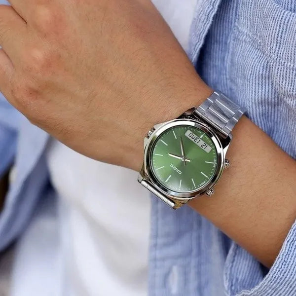 Casio férfi karóra MTP-VC01D-3E, zöld számlap, acél szíj, WR50, dátum