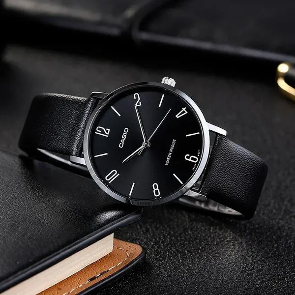 Casio MTP-VT01L-1B2 férfi karóra, kvarc, 40 mm, fekete számlap, bőrszíj, WR30