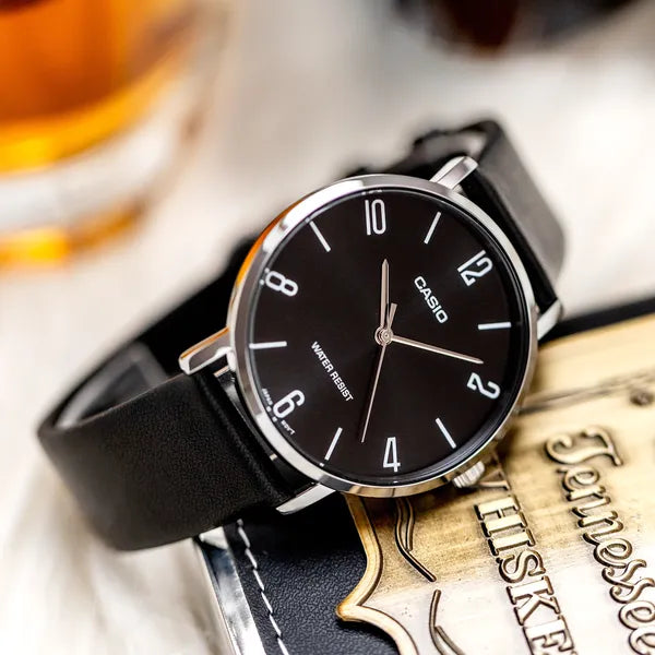 Casio MTP-VT01L-1B2 férfi karóra, kvarc, 40 mm, fekete számlap, bőrszíj, WR30