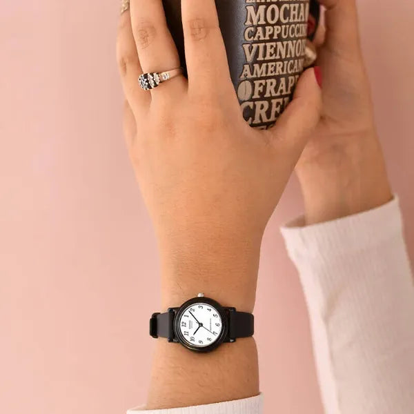 Casio LQ-139BMV-1B női karóra, 25 mm, fekete bőrszíj, fehér számlap, WR30