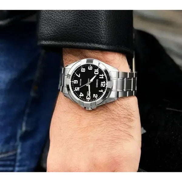 Casio MTP-1308D-1B férfi karóra, acél szíj, fekete számlap, WR50, 39 mm