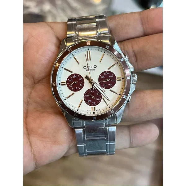 Casio MTP-1374D-5A2 férfi karóra, acél tok és csat, krém számlap, WR50 + doboz