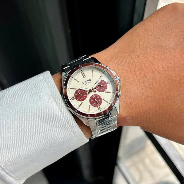 Casio MTP-1374D-5A2 férfi karóra, acél tok és csat, krém számlap, WR50 + doboz