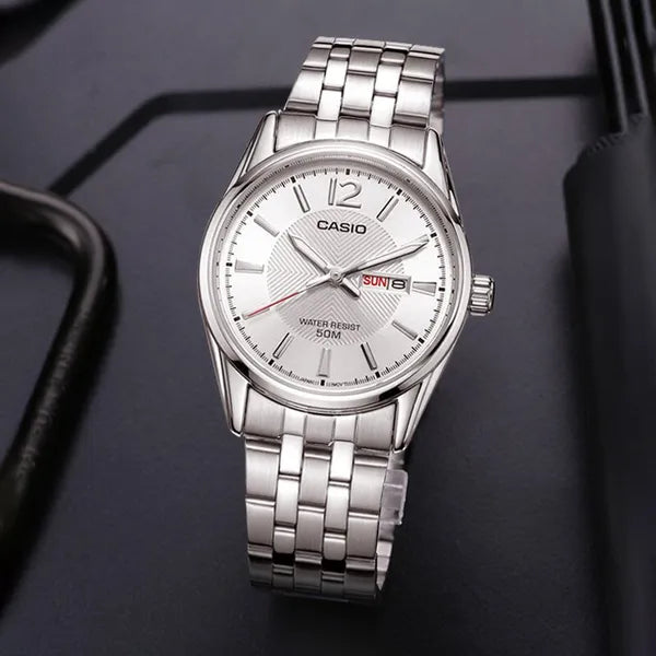 Casio MTP-1335D-7A férfi karóra, ezüst, 40 mm, WR50, dátum, kvarc, ásványi üveg