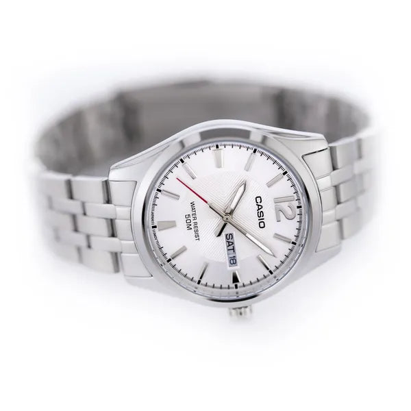 Casio MTP-1335D-7A férfi karóra, ezüst, 40 mm, WR50, dátum, kvarc, ásványi üveg