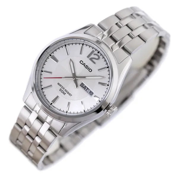 Casio MTP-1335D-7A férfi karóra, ezüst, 40 mm, WR50, dátum, kvarc, ásványi üveg