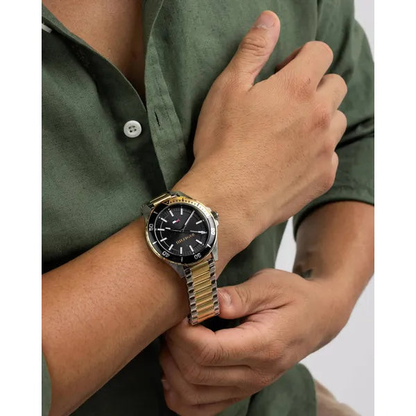 Tommy Hilfiger Logan 1792013 férfi karóra 43 mm, nemesacél, fekete, WR50