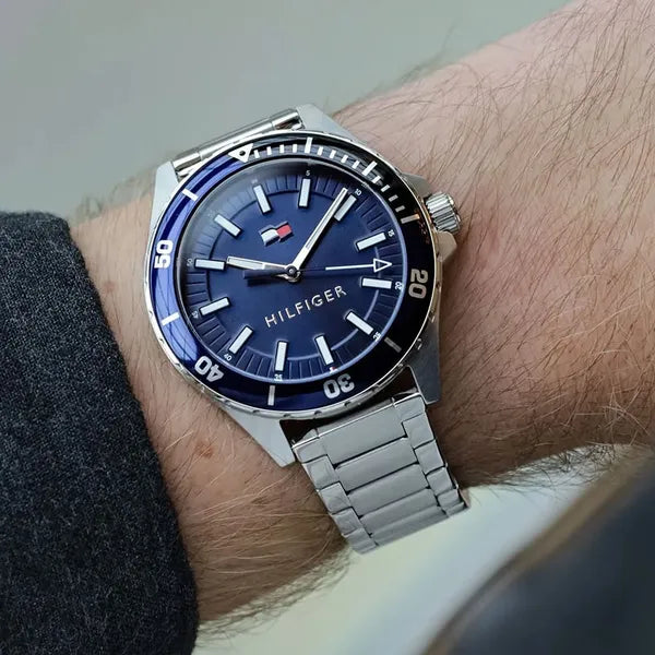 Tommy Hilfiger Logan 1792012 férfi karóra, acél szíj, kék számlap, 43 mm, WR50