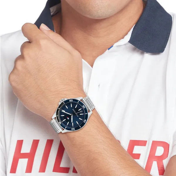 Tommy Hilfiger Logan 1792012 férfi karóra, acél szíj, kék számlap, 43 mm, WR50