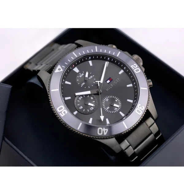 Tommy Hilfiger Larson 1791918 férfi karóra 46 mm, acél szíj, WR50, kvarc
