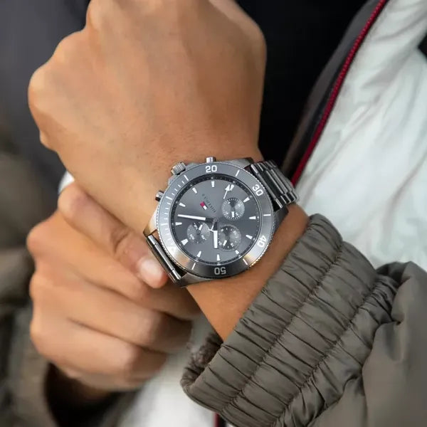 Tommy Hilfiger Larson 1791918 férfi karóra 46 mm, acél szíj, WR50, kvarc