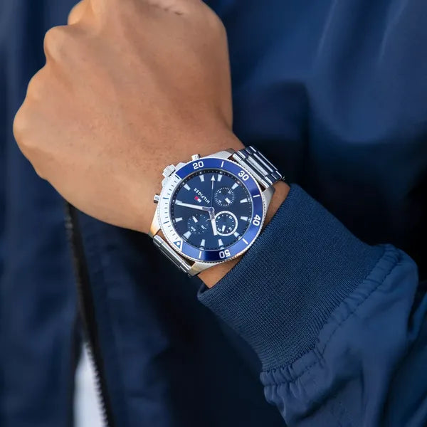 Tommy Hilfiger Larson 1791917 férfi kvarc karóra, kék számlap, acél szíj 46 mm