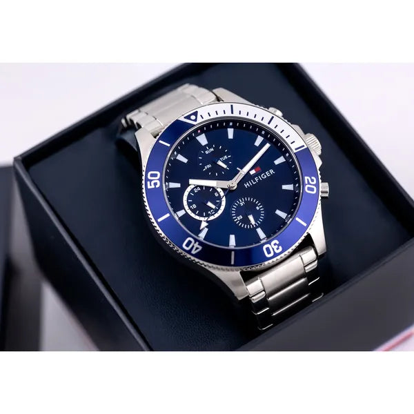 Tommy Hilfiger Larson 1791917 férfi kvarc karóra, kék számlap, acél szíj 46 mm