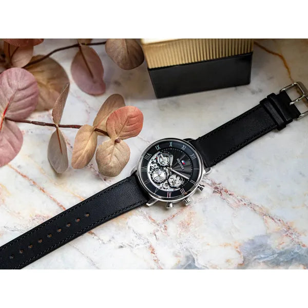 Tommy Hilfiger 1710565 Legend férfi karóra, 44 mm, fekete, bőr, 5 ATM