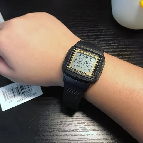 Casio DB-36-9AVDF férfi digitális óra 37 mm, WR50, fekete, gyanta szíj, doboz