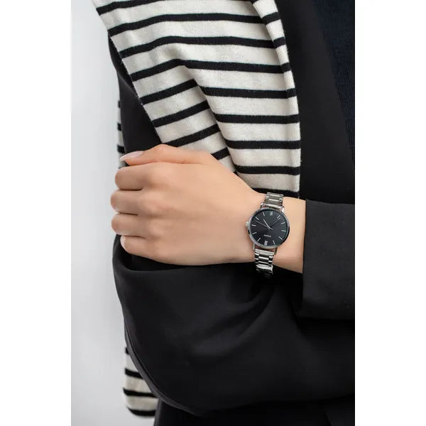 Casio LTP-VT02D-1A női karóra, fekete számlap, acél szíj, WR30, 30 mm, díszdoboz