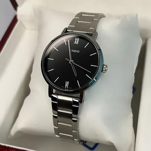 Casio LTP-VT02D-1A női karóra, fekete számlap, acél szíj, WR30, 30 mm, díszdoboz