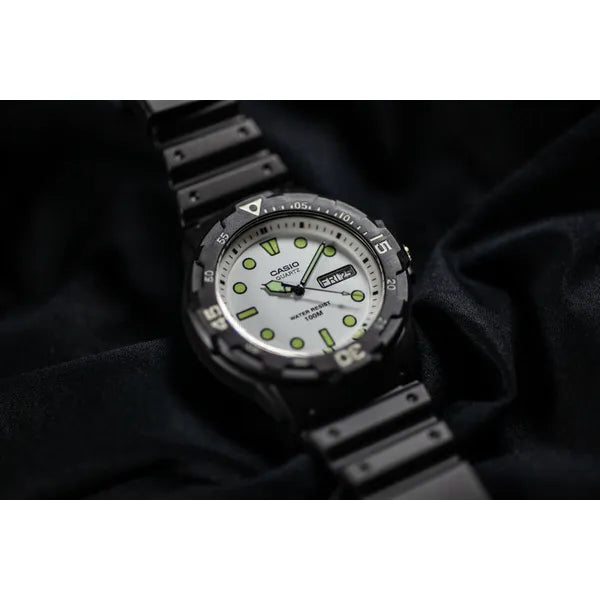 Casio MRW-200H-7EVEF férfi karóra, 44 mm, WR100, fehér számlap, díszdoboz