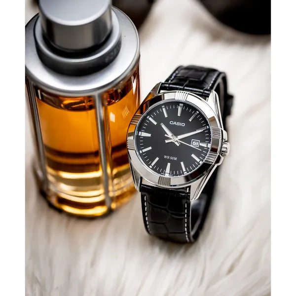 Casio férfi karóra, MTP-1308L-1AVEF, bőrszíj, fekete számlap, WR50, 39 mm