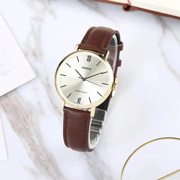 Casio LTP-VT01GL-9B női karóra, 34mm, barna bőrszíj, arany számlap, díszdoboz