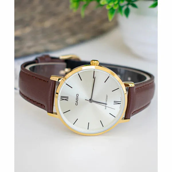 Casio LTP-VT01GL-9B női karóra, 34mm, barna bőrszíj, arany számlap, díszdoboz
