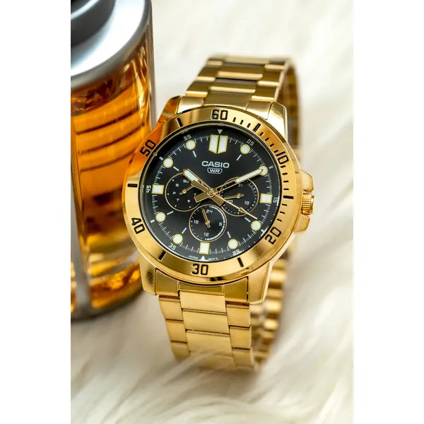 Casio MTP-VD300G-1EUDF férfi karóra, arany acélszíj, fekete számlap, 44 mm
