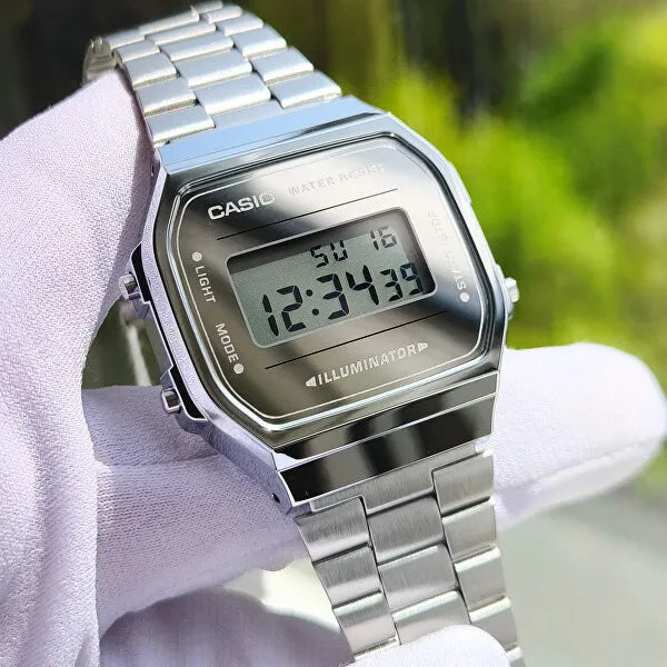 Casio A168WEM-7EF uniszex digitális óra, ezüst, hálós acélszíj, WR30, díszdoboz