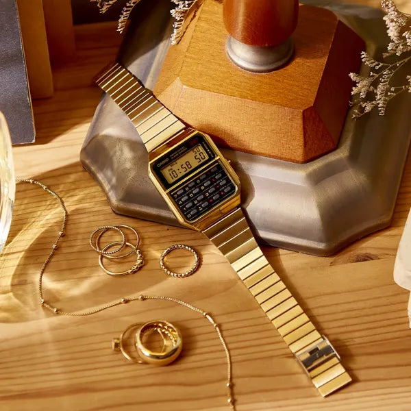 Casio CA-500WEG-1AEF férfi kalkulátoros digitális óra, arany acél, WR30