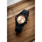 Casio női karóra LRW-200H-9E2VDF, 39 mm, WR100, fekete gumi, rózsaarany