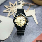 Casio női karóra, kvarc, 100 m vízálló, 39 mm, fekete szíj, arany számlap