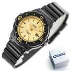 Casio női karóra, kvarc, 100 m vízálló, 39 mm, fekete szíj, arany számlap