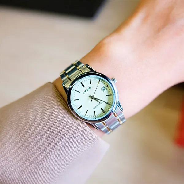 Casio LTP-V002SG-9A női karóra, kvarc, 31 mm, acél, WR30, arany számlap