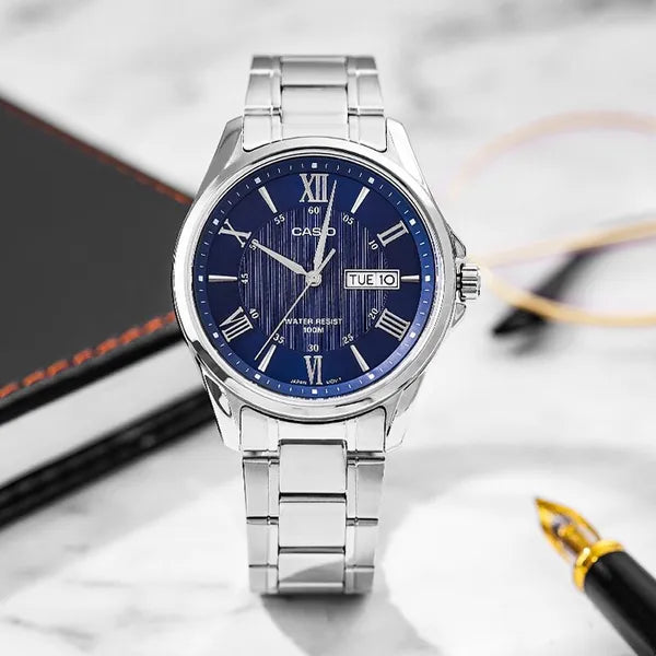 Casio MTP-1384D-2A férfi karóra, kék számlap, acél szíj, WR100, 41 mm