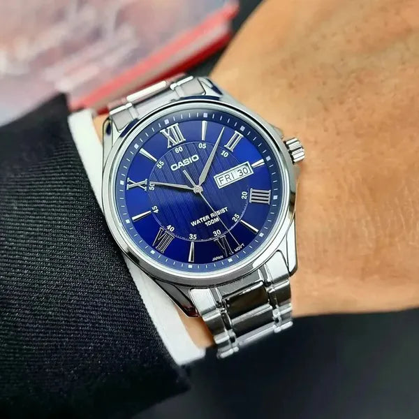 Casio MTP-1384D-2A férfi karóra, kék számlap, acél szíj, WR100, 41 mm