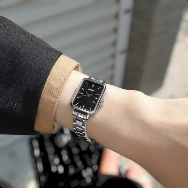Casio LTP-V009D-1E női karóra, fekete számlap, acél szíj, WR30