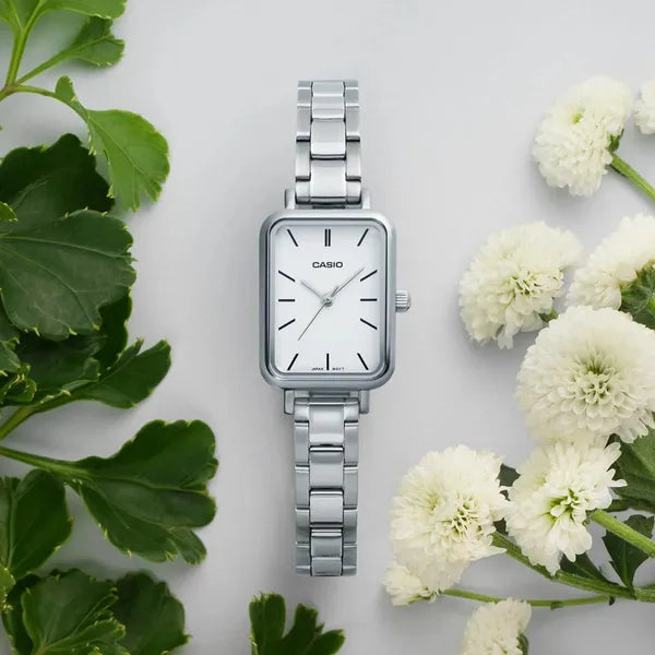 Casio női karóra LTP-V009D-7E, ezüst rozsdamentes acél szíj, fehér számlap