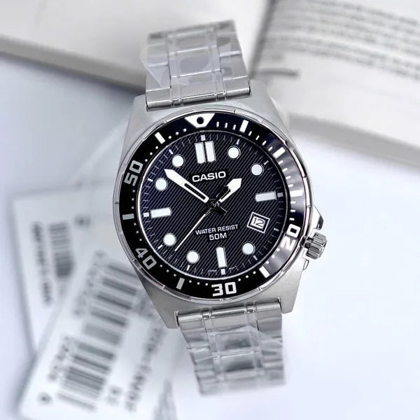 Casio MTD-135D-1A férfi karóra, fekete számlap, acél szíj, WR50, díszdobozzal