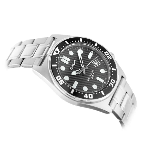 Casio MTD-135D-1A férfi karóra, fekete számlap, acél szíj, WR50, díszdobozzal