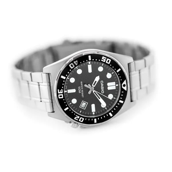 Casio MTD-135D-1A férfi karóra, fekete számlap, acél szíj, WR50, díszdobozzal