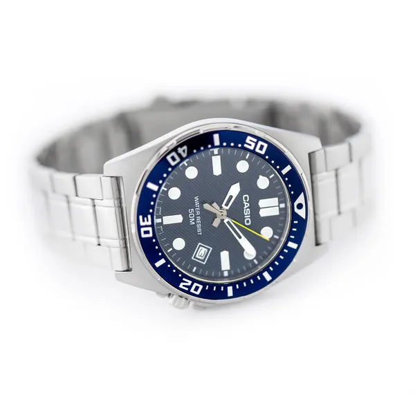 Casio MTD-135D-2A férfi karóra, acél szíj, kék számlap, WR50 + díszdoboz