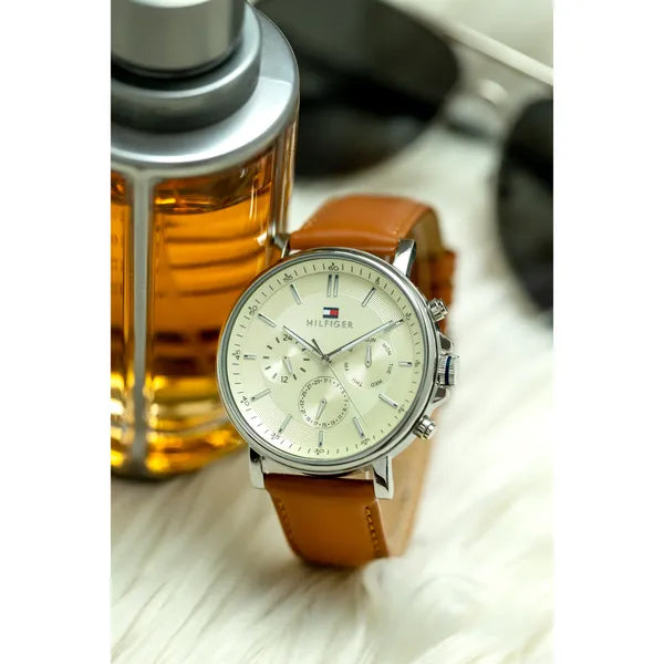 Tommy Hilfiger Tyson 1792143 férfi karóra, 44 mm, bőr szíj, WR50, bézs számlap