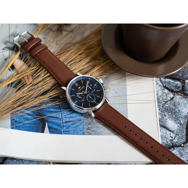 Tommy Hilfiger Tyson 1710585 férfi karóra, 44 mm, kék számlap, bőrszíj, WR50