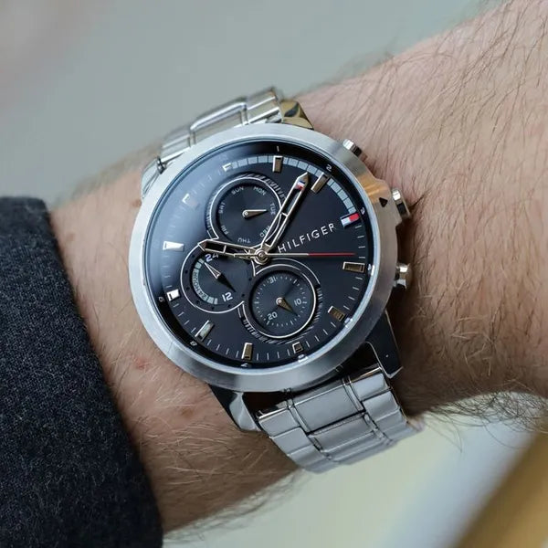 Tommy Hilfiger 1792048 férfi karóra, 46 mm, acél, fekete számlap, 5 ATM