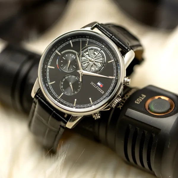 Tommy Hilfiger 1710605 férfi karóra, fekete bőr szíj, 44 mm, 5 ATM, doboz