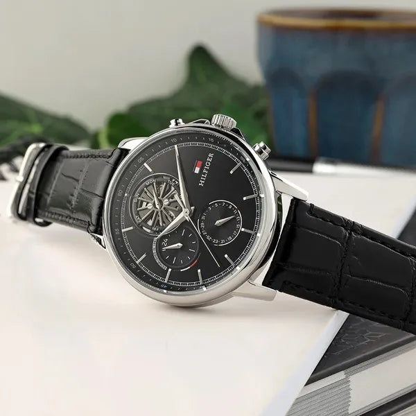 Tommy Hilfiger 1710605 férfi karóra, fekete bőr szíj, 44 mm, 5 ATM, doboz