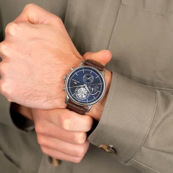 Tommy Hilfiger 1710629 férfi karóra, kék számlap, barna bőr szíj, 44 mm, kvarc