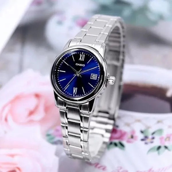 Casio LTP-V002D-2B3UDF női karóra, ezüst acélszíj, kék számlap, WR30