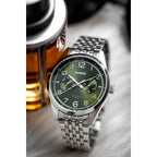 Casio MTP-E340D-3A férfi kvarc karóra, zöld számlap, nemesacél szíj, WR50