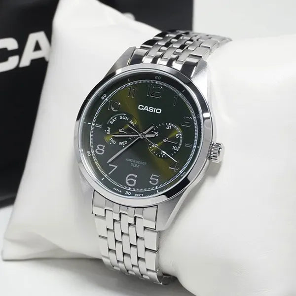 Casio MTP-E340D-3A férfi kvarc karóra, zöld számlap, nemesacél szíj, WR50